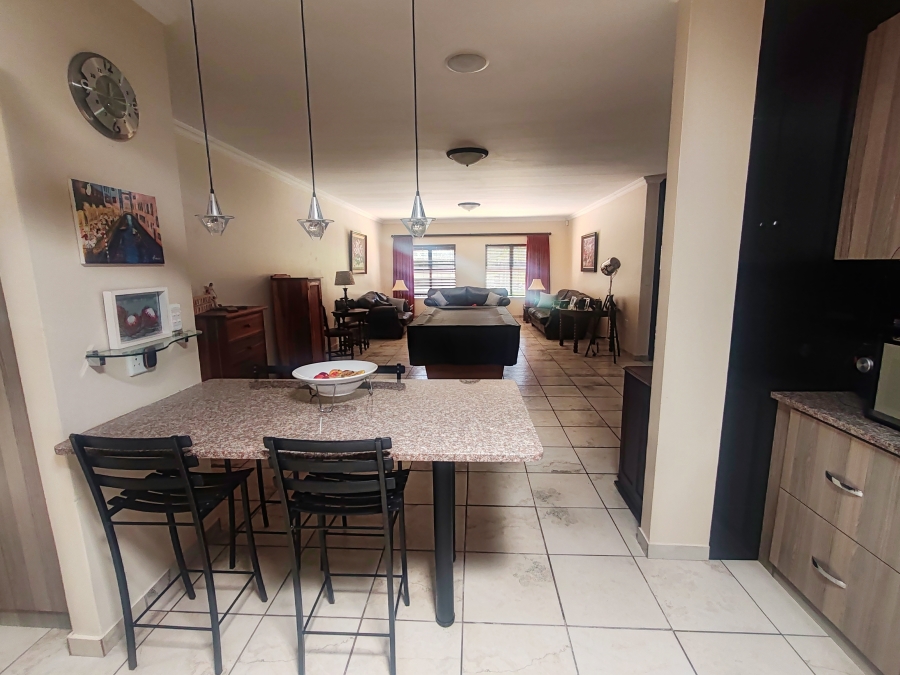 4 Bedroom Property for Sale in Country Club Western Cape